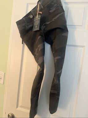 Democracy Black Camo Skinny Jeans